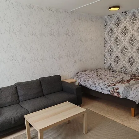 Near Tikkurila Railwaystation With Free Parking *